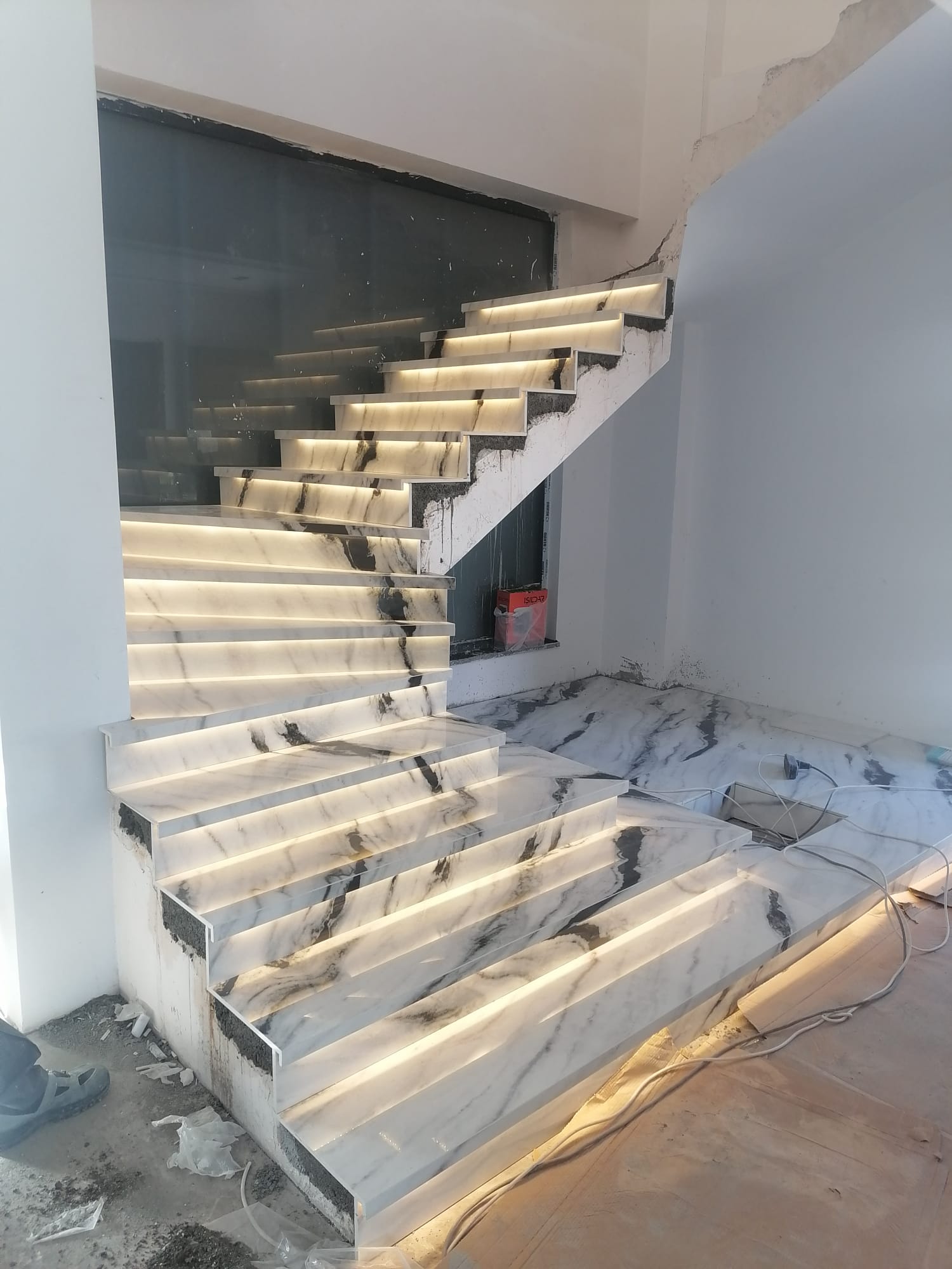 Damarlı Füme Mermer Uygulaması